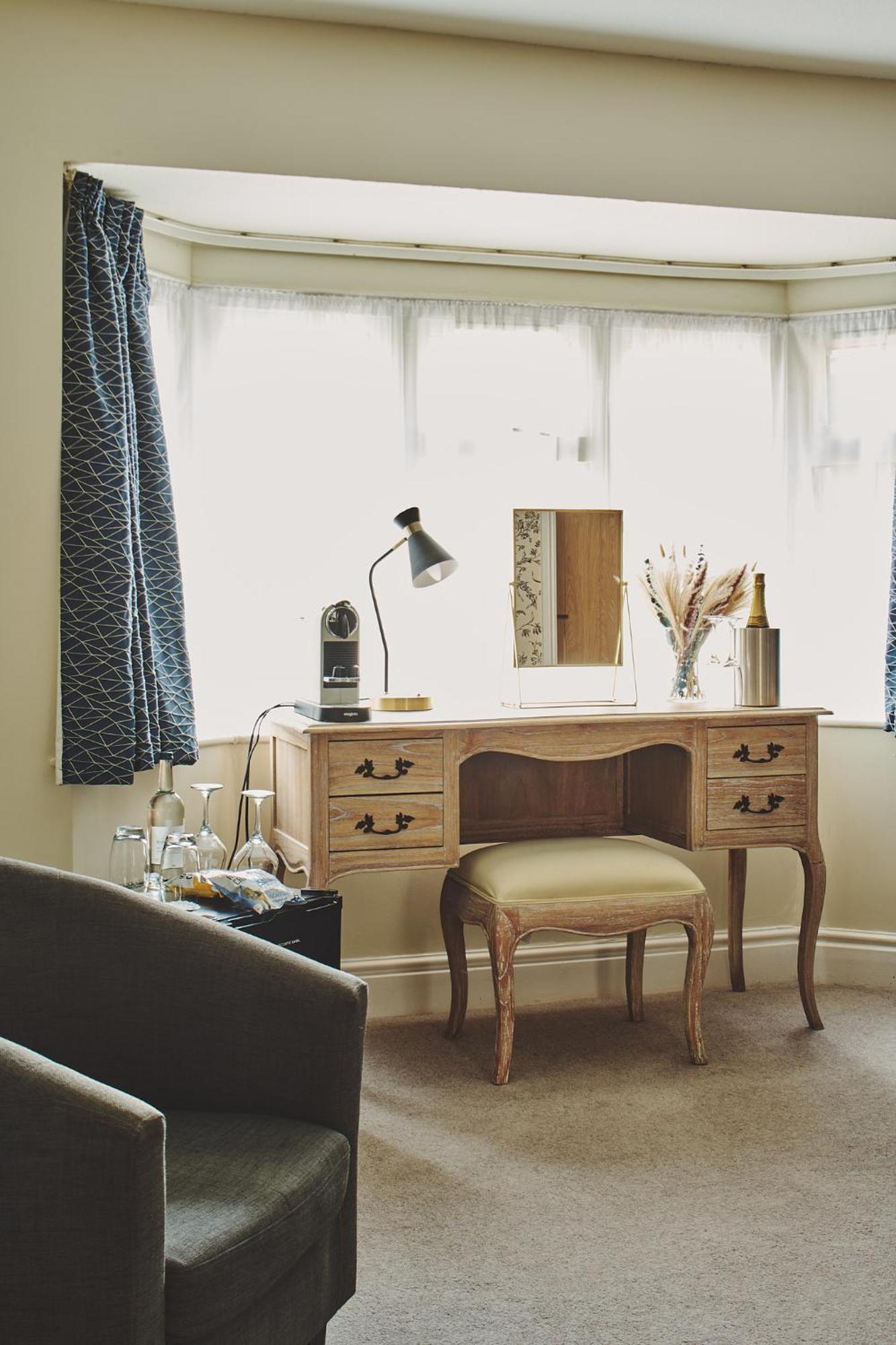 The Lansdowne Guest House Bourton-on-the-Water Екстер'єр фото A dressing table