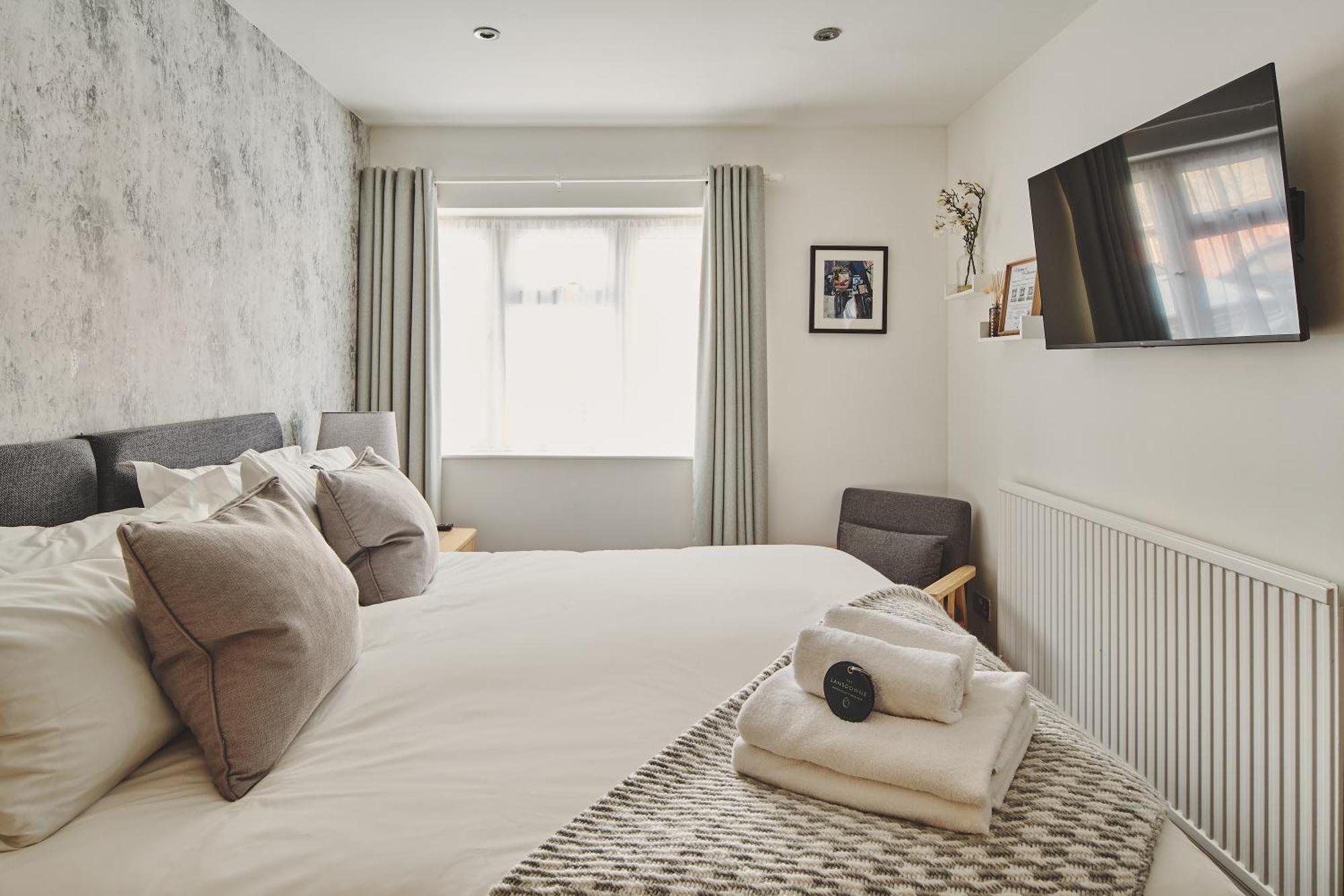 The Lansdowne Guest House Bourton-on-the-Water Номер фото A bedroom at the hotel