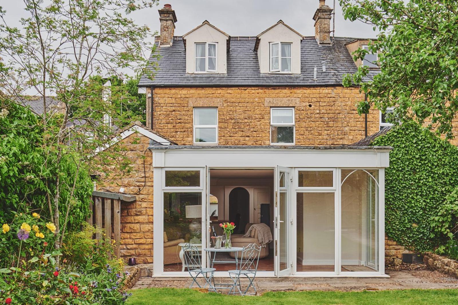 The Lansdowne Guest House Bourton-on-the-Water Екстер'єр фото A conservatory